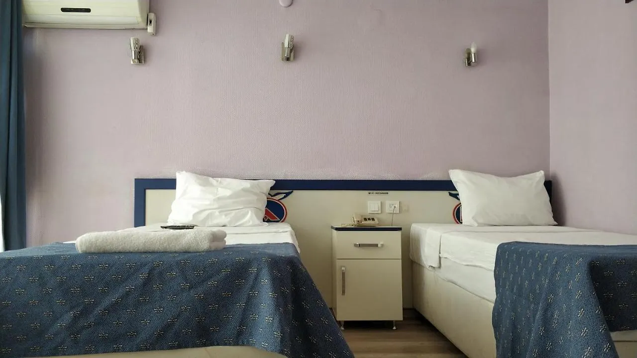 Hotel Akkus 伊斯坦布尔 2*,